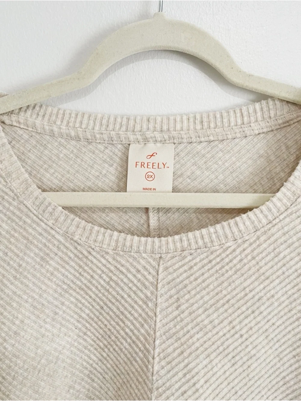 Freely Women's Pullover Sweater Ribbed Texture Chevron Pattern Oat Plus Size 2X - Picture 3 of 5